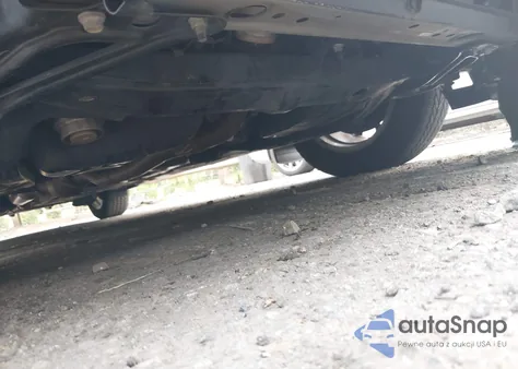 2011 Toyota Sienna Xle V6 z USA, uszkodzony, nr VIN 5TDYK3DC0BS068057